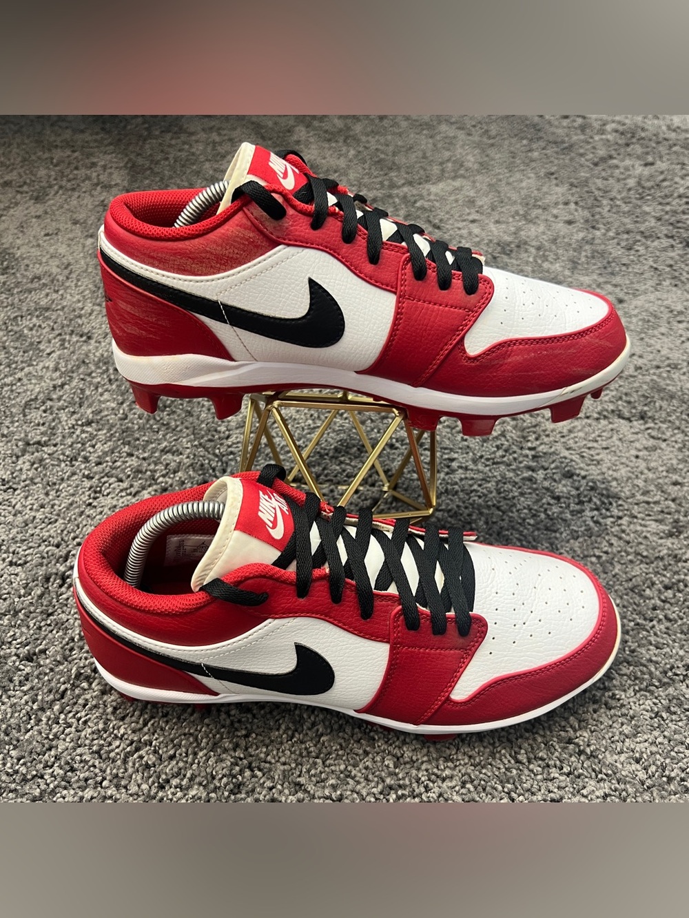Jordan 1 Retro MCS Low Cleats Men’s Size 10 Chicago Red White Black CJ8524-611